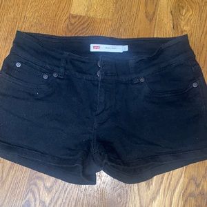Black Levi’s Shorts